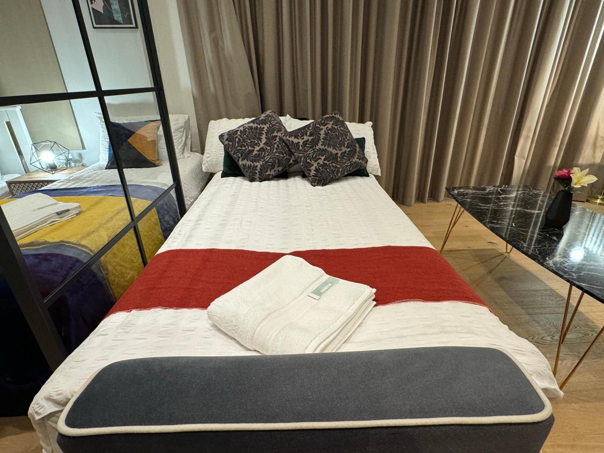 Amazing Cosy Apartment, Next To O2 Arena And Close To London Excel, Secure Parking Exterior foto